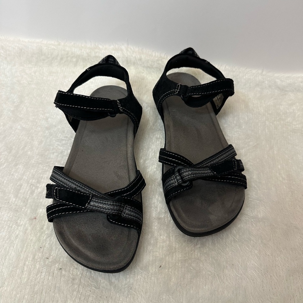 Origins Black Sandals with Criss-Cross Straps 🖤 - Picture 3 of 9